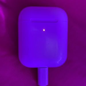 Airpods generation 2, right airpod is broken.